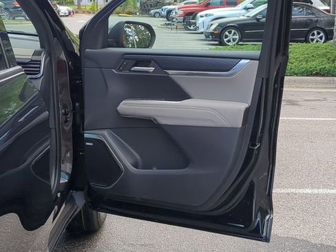 New 2025 GMC Acadia Elevation image 41