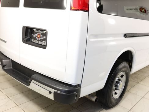 Used 2024 Chevrolet Express 3500 LT w/ LT Preferred Equipment Group RWD image 37