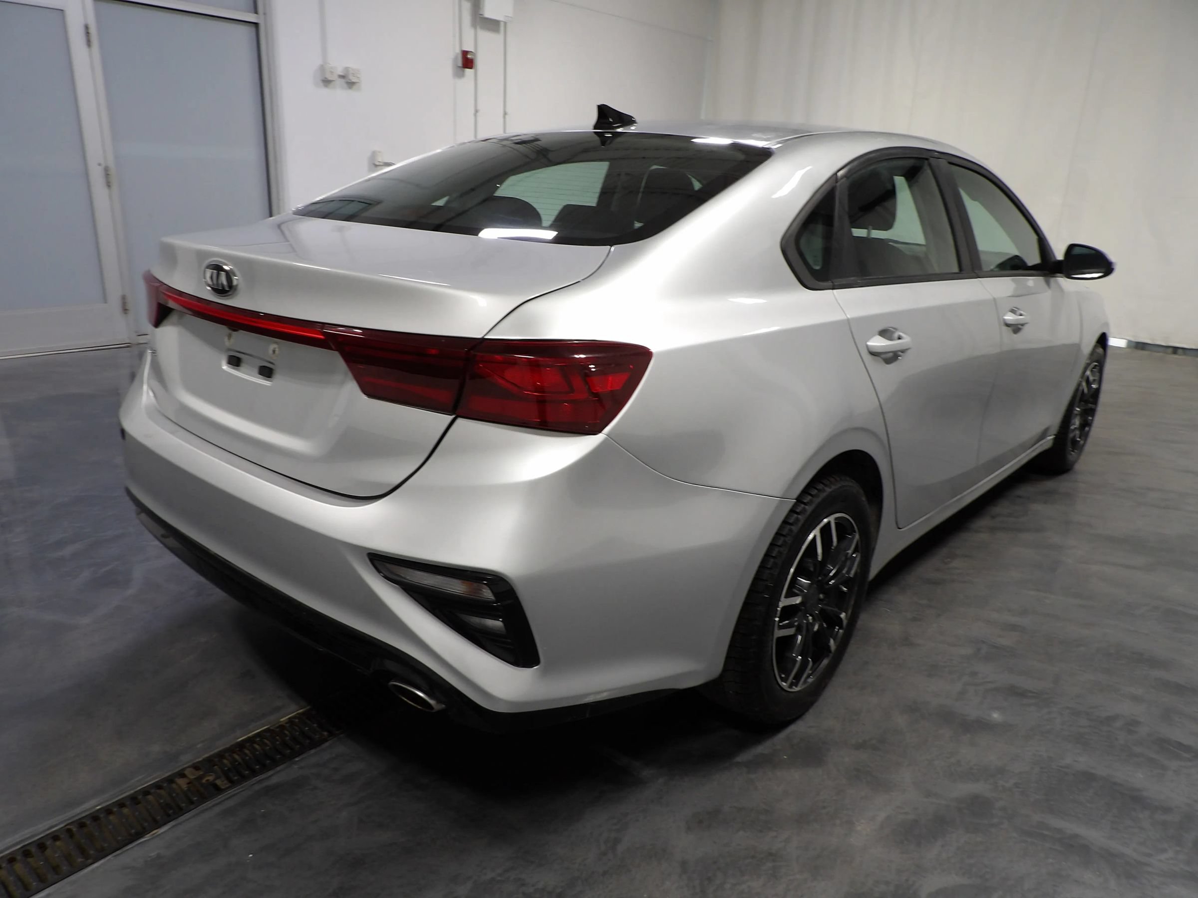 Used 2021 Kia Forte LXS FWD image 4