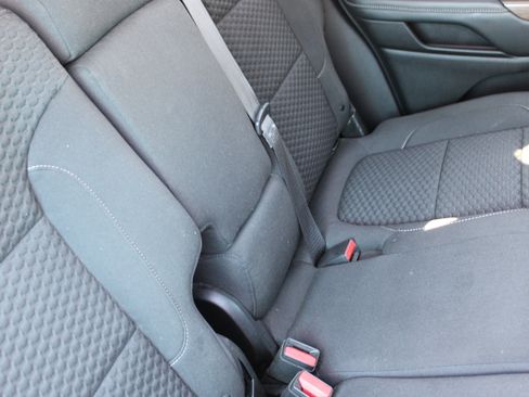 Used 2019 GMC Acadia SLE FWD image 17