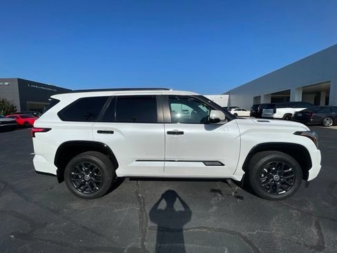Used 2024 Toyota Sequoia Platinum AWD/4WD image 21