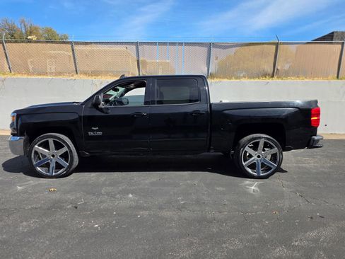 Used 2018 Chevrolet Silverado 1500 LT w/ Texas Edition RWD image 2