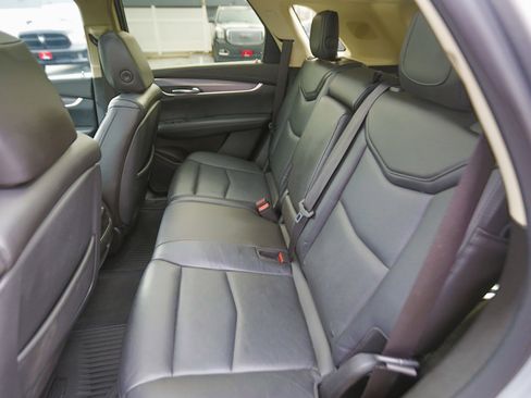 Used 2018 Cadillac XT5 Luxury w/ Driver Awareness Package image 11