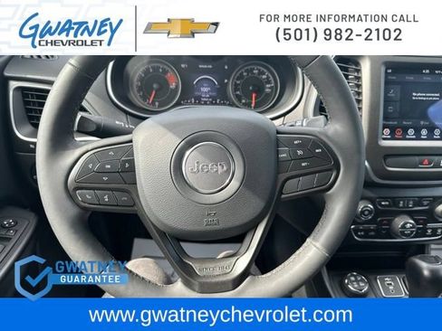 Used 2022 Jeep Cherokee Trailhawk w/ Trailer Tow Group AWD/4WD image 16
