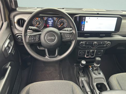 Used 2025 Jeep Wrangler Unlimited Sport AWD/4WD image 13
