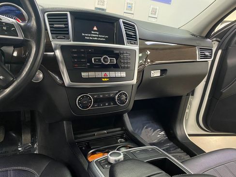 Used 2014 Mercedes-Benz GL 450 4MATIC image 20