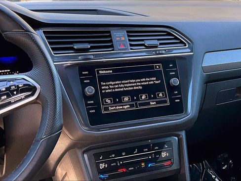 Certified 2023 Volkswagen Tiguan SE R-Line image 6