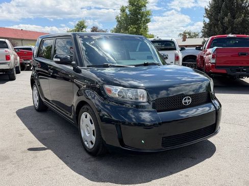 Used 2009 Scion xB FWD image 10