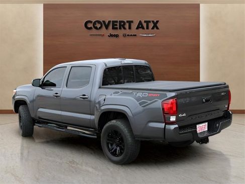 Used 2022 Toyota Tacoma TRD Sport image 3