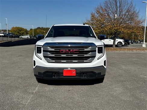 Used 2025 GMC Sierra 1500 SLE image 10