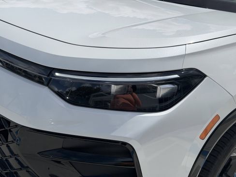 New 2026 Volkswagen Tiguan SE R-Line AWD/4WD image 8