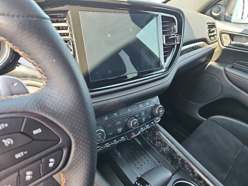 Used 2025 Dodge Durango R/T AWD/4WD image 12