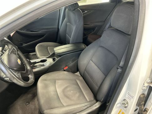 Used 2018 Chevrolet Malibu LT FWD image 24