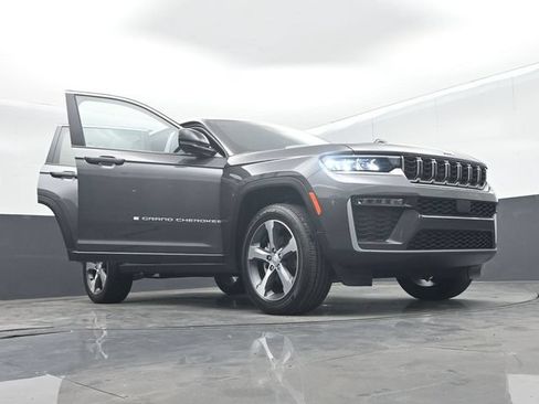 New 2026 Jeep Grand Cherokee Limited RWD image 66