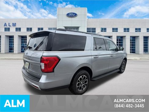 Used 2024 Ford Expedition Max XLT RWD image 5