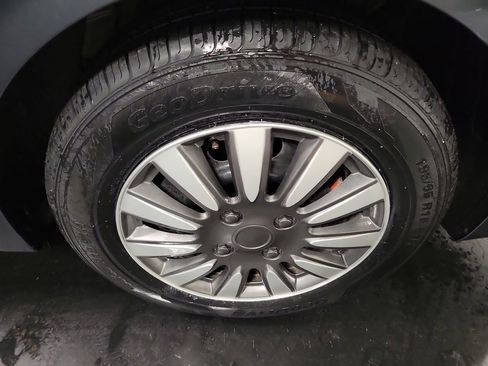 Used 2020 Kia Forte Sedan FWD image 11