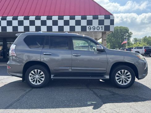Used 2014 Lexus GX 460 w/ Premium Package AWD/4WD image 8