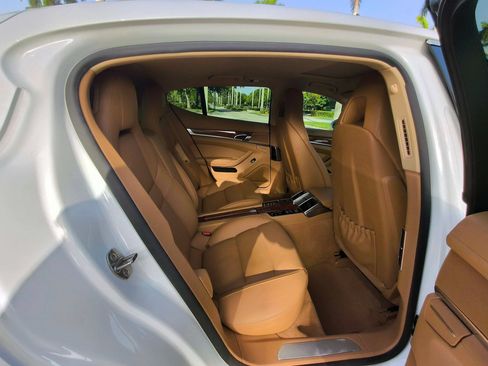 Used 2015 Porsche Panamera S RWD image 34
