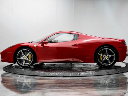 Used 2013 Ferrari 458 Spider image 8