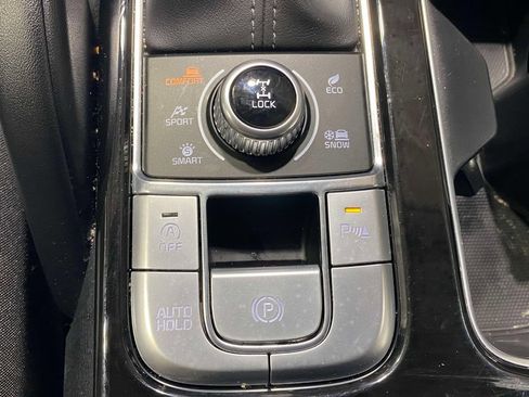 Used 2024 Kia Telluride LX AWD/4WD image 35