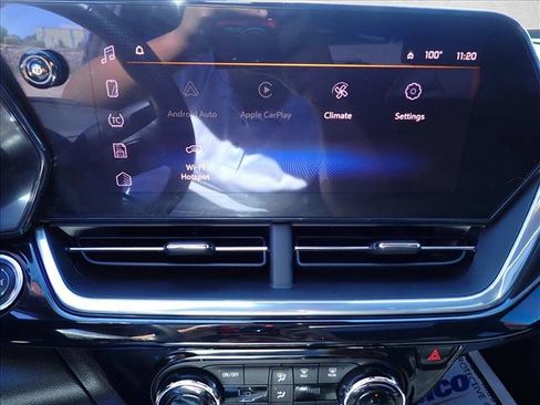 Used 2024 Chevrolet Trax RS w/ Sunroof Package FWD image 24