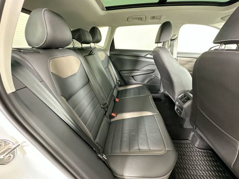 Certified 2024 Volkswagen Taos SEL AWD/4WD image 40