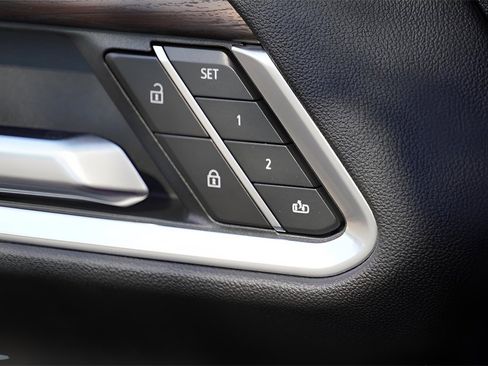 New 2026 GMC Sierra 1500 SLT image 23