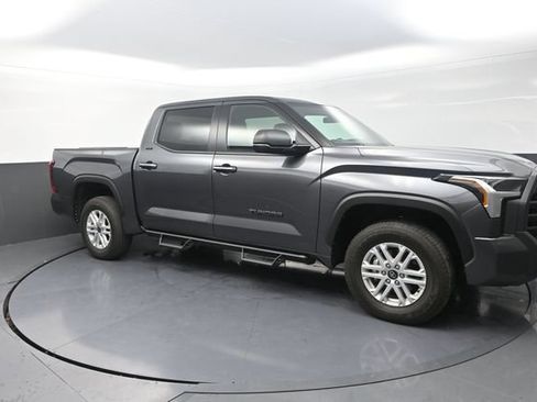 Used 2026 Toyota Tundra SR5 w/ SR5 Premium Package AWD/4WD image 24