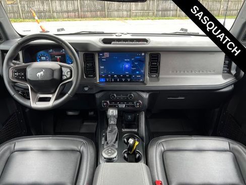 Used 2025 Ford Bronco Big Bend w/ Black Diamond Package AWD/4WD image 36