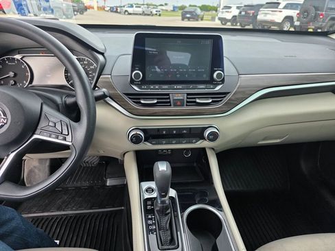 Used 2023 Nissan Altima 2.5 SV FWD image 10