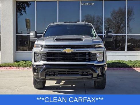 Used 2024 Chevrolet Silverado 2500 Custom w/ Custom Value Package image 2