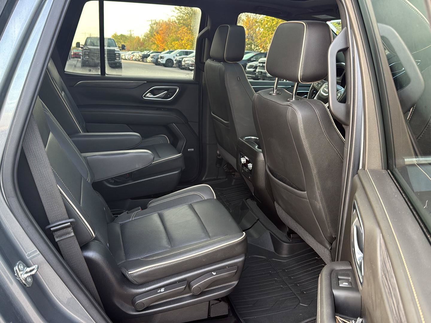 Used 2021 GMC Yukon SLT AWD/4WD image 12