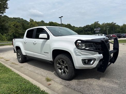 Used 2020 Chevrolet Colorado Z71 AWD/4WD image 3