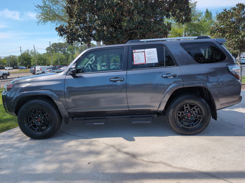 Certified 2022 Toyota 4Runner SR5 Premium w/ Moonroof Package RWD image 7