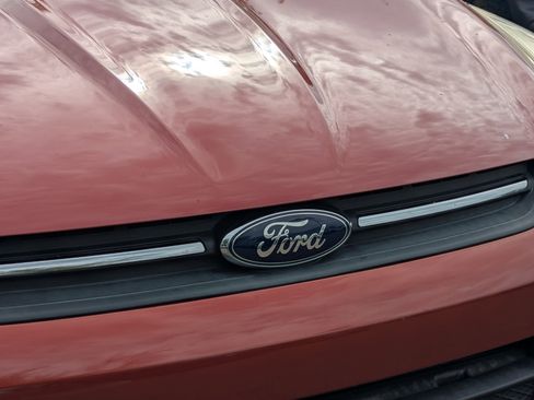 Used 2015 Ford Escape SE w/ Equipment Group 201A image 7