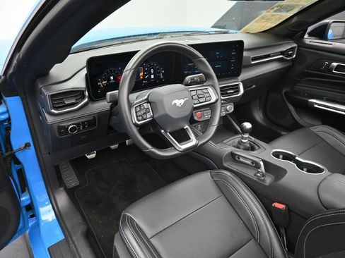 Used 2025 Ford Mustang GT Premium w/ GT Performance Package image 11