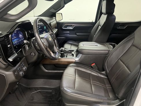 Used 2022 Chevrolet Silverado 1500 High Country image 25