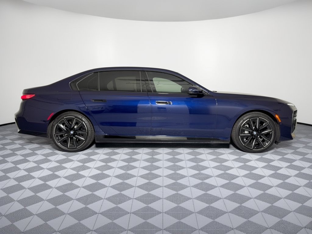 Used 2023 BMW i7 xDrive60 AWD/4WD image 8