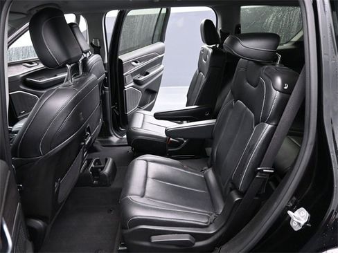 Used 2022 Jeep Grand Cherokee L Limited image 14