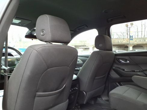 Used 2023 Chevrolet Traverse LT w/ LPO, Floor Liner Package image 17