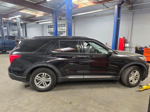 Used 2022 Ford Explorer XLT w/ Equipment Group 202A image 24
