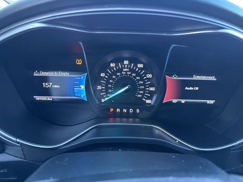 Used 2017 Ford Fusion SE w/ Equipment Group 201A image 18