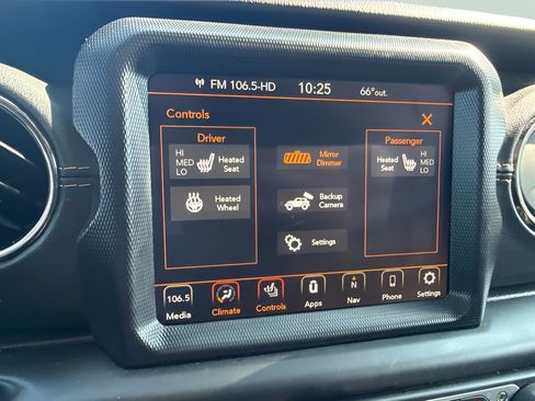 Used 2021 Jeep Wrangler Unlimited Sahara AWD/4WD image 25