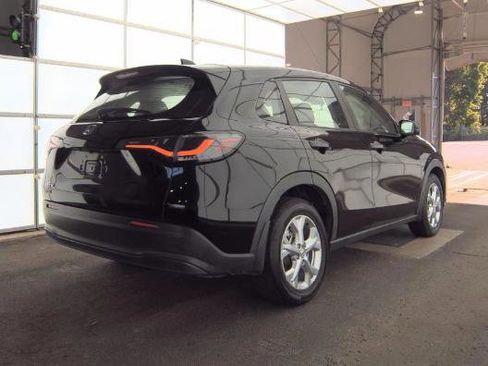 Certified 2023 Honda HR-V LX image 3