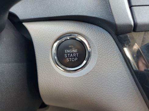 Used 2019 Toyota Sienna L image 33