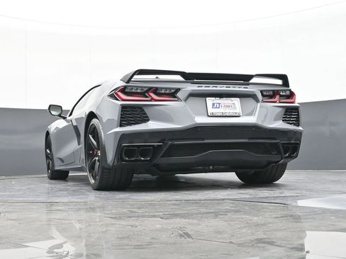 Used 2024 Chevrolet Corvette Stingray Preferred Conv w/ Z51 Performance Package RWD image 45