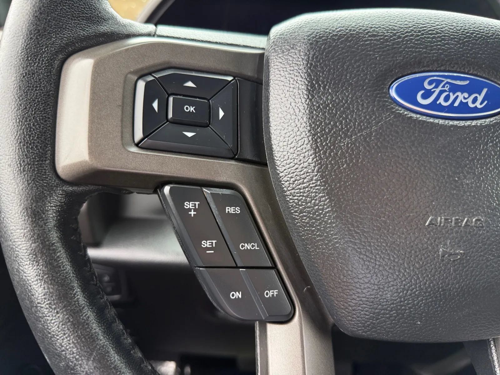 Used 2018 Ford Expedition XLT w/ Equipment Group 201A AWD/4WD image 28