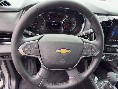 Used 2023 Chevrolet Traverse LT w/ Rear Camera Mirror Package AWD/4WD image 17