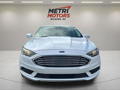 Used 2017 Ford Fusion SE image 6