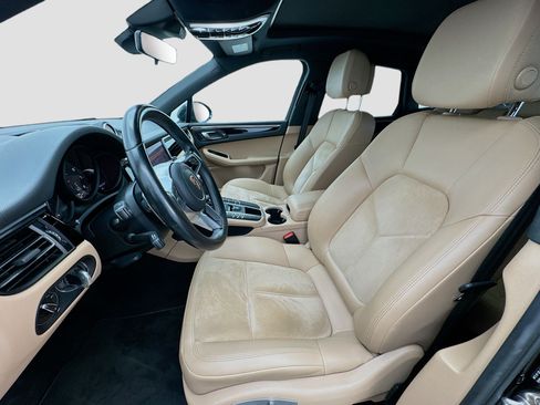 Used 2020 Porsche Macan AWD/4WD image 13
